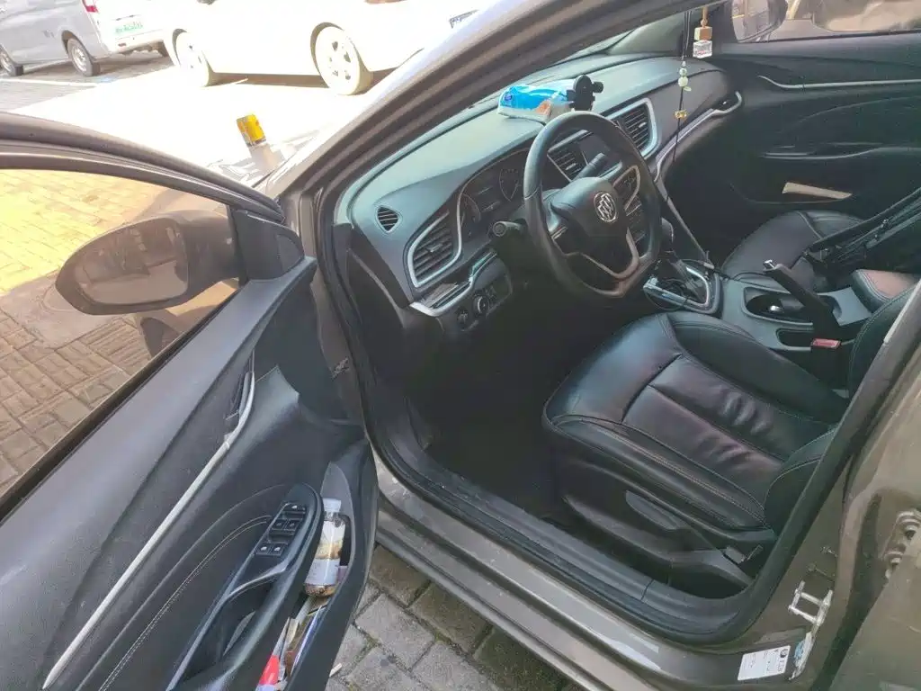 Фото 17 - Buick Excelle