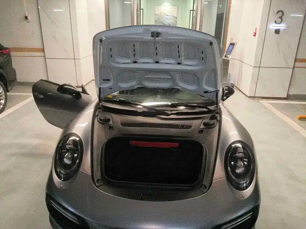 Photo 3 - Porsche 911