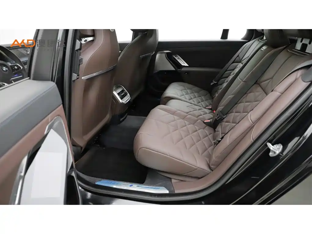 BMW 7 Series 2023 Model 735Li M Sport Package фото 7