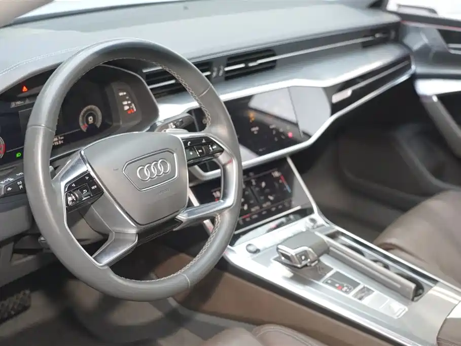 AUDI A7L