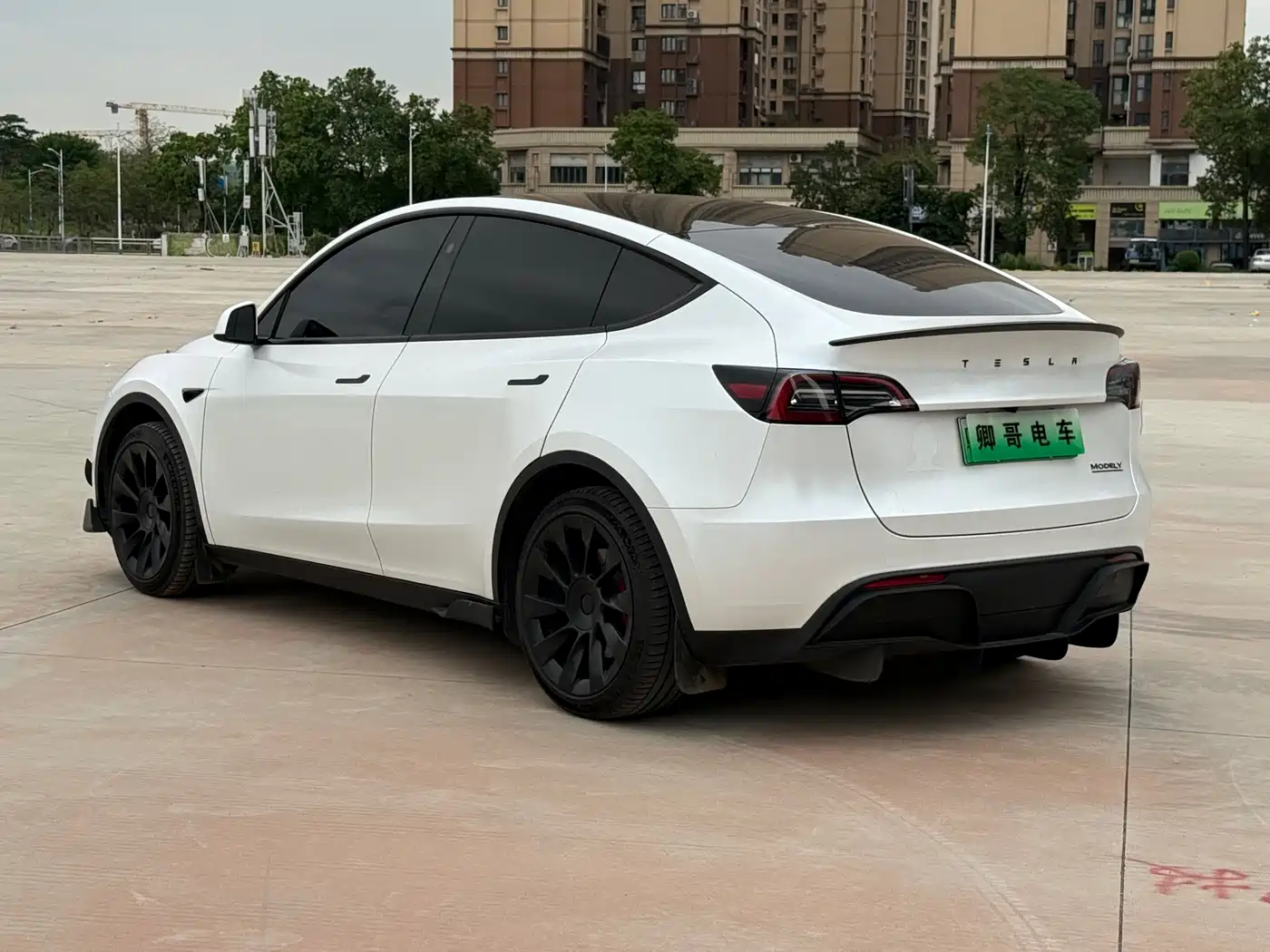 TESLA MODEL Y
