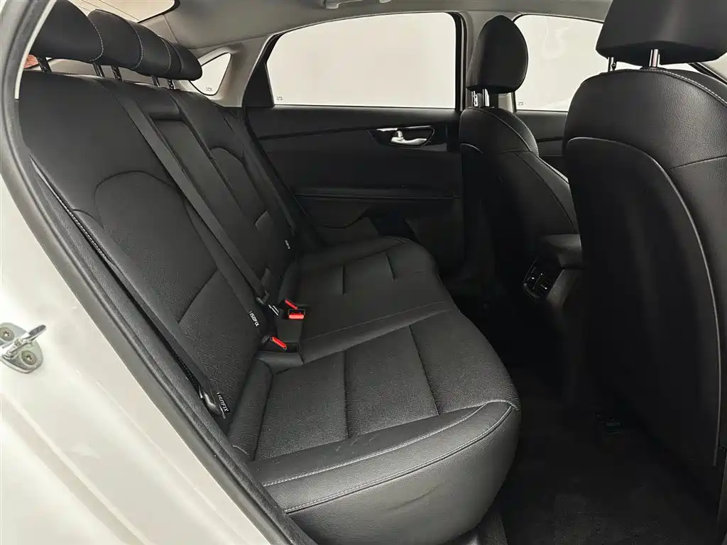 Kia K3 2021 1.5L CVT Refreshed Edition фото 23