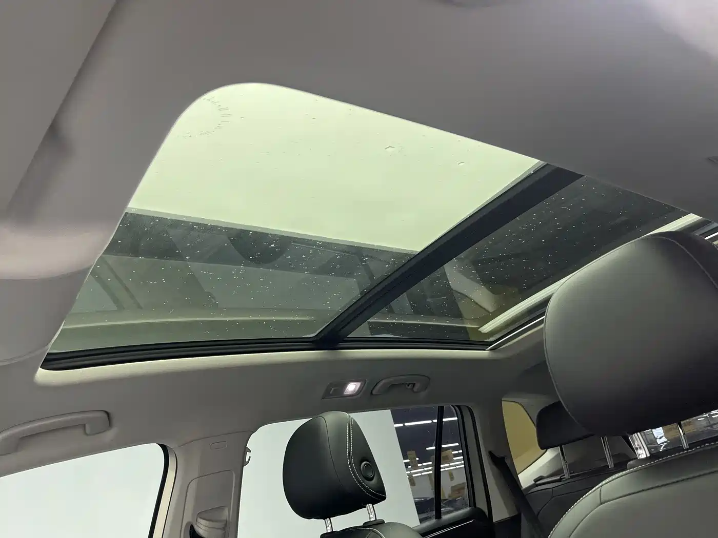 Volkswagen Tiguan L 2021 330TSI Automatic 2WD R-Line Premium фото 20