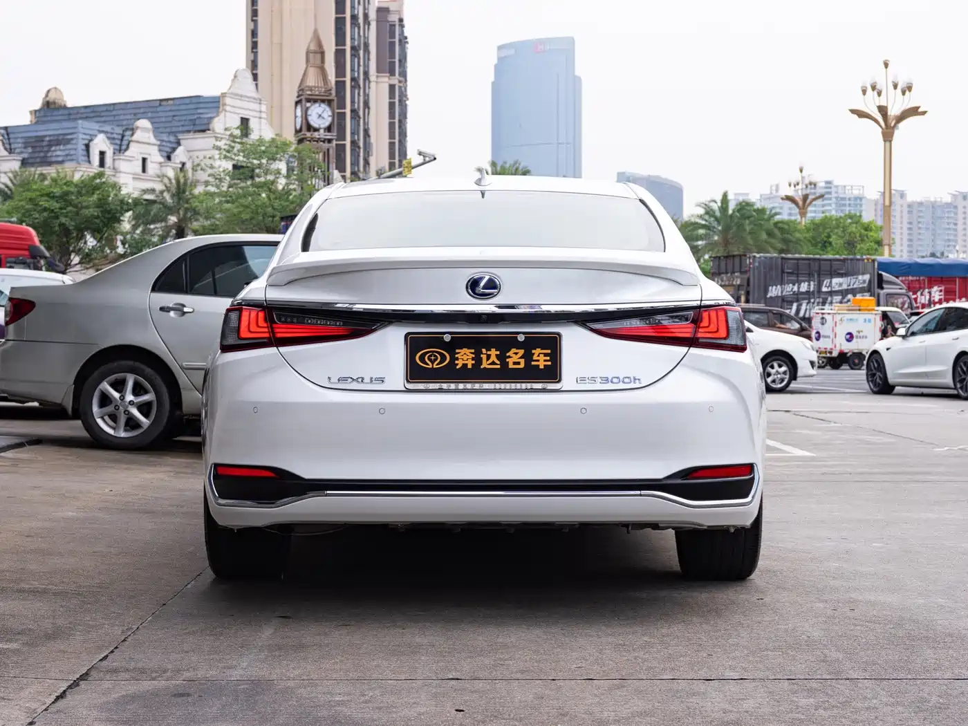 Фото 5 - Lexus ES