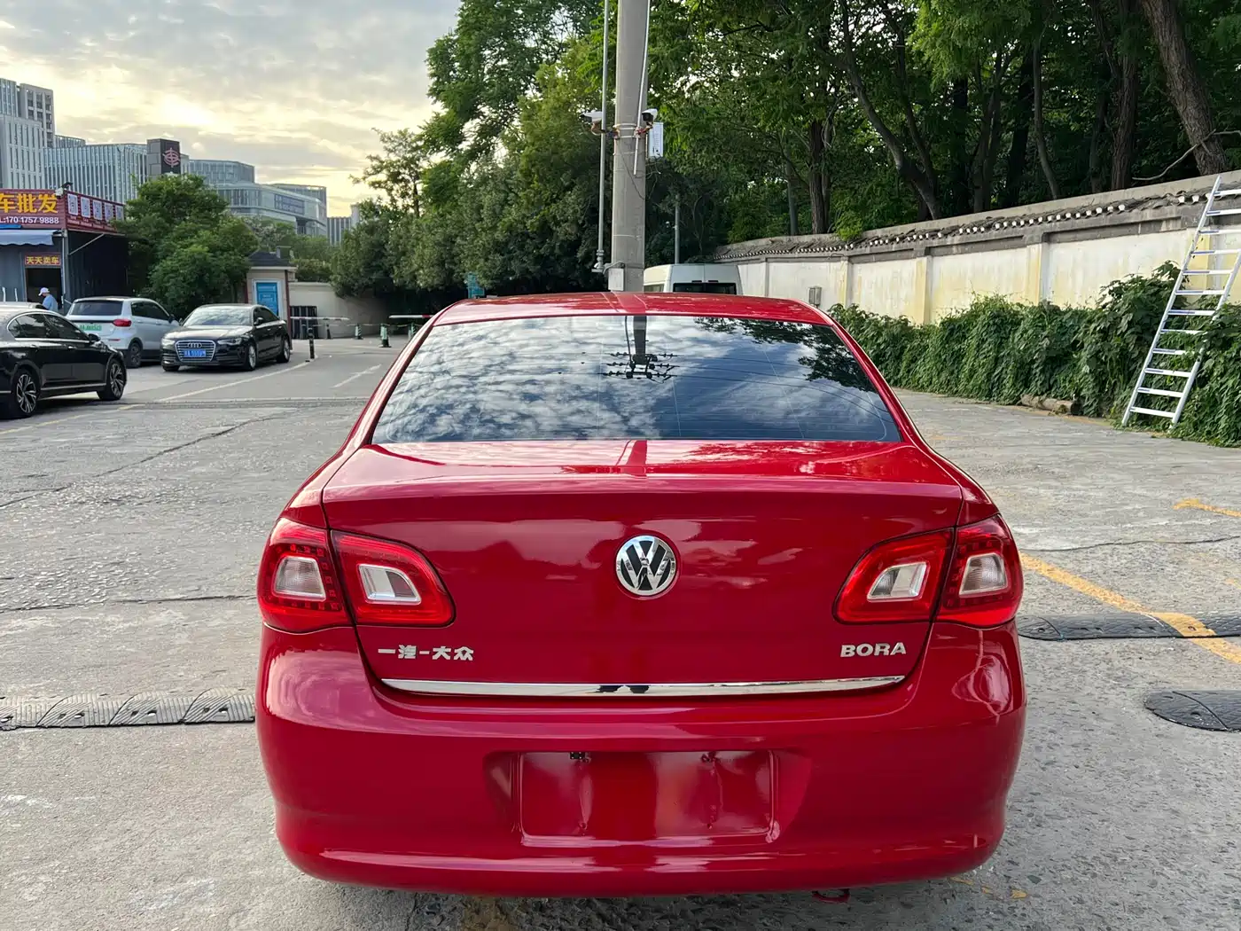 Volkswagen Bora 2011 1.6L Automatic Fashion фото 10