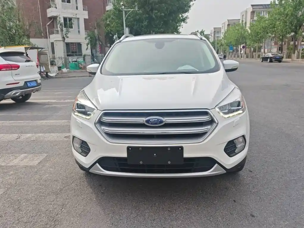 Фото 8 - Ford Kuga