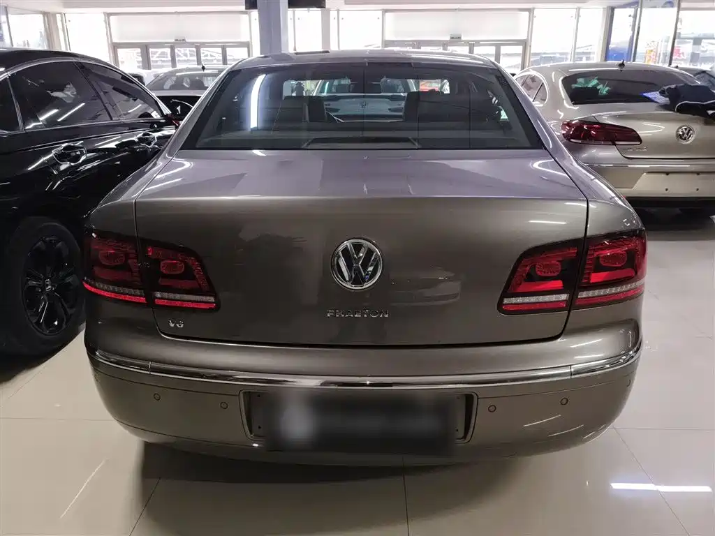Volkswagen Phaeton 2012 3.0L Executive фото 5
