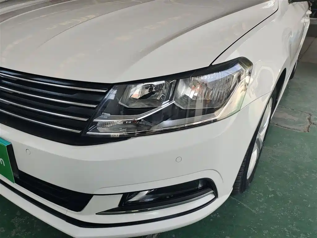 Volkswagen Lavida Tour 2017 180TSI DSG Comfort Edition фото 24