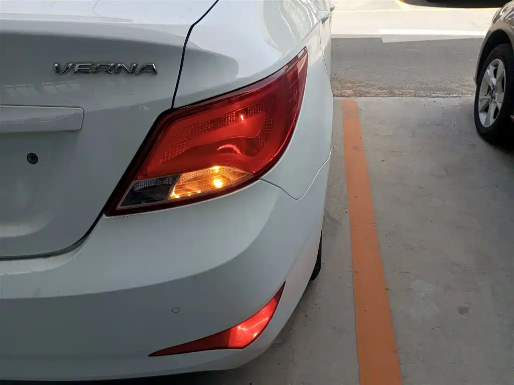 Hyundai Verna 2014 1.4L Manual Smart GLS фото 8