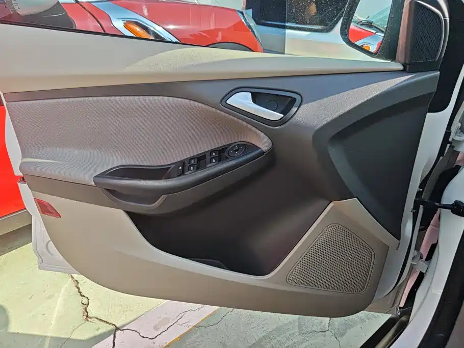 Фото 7 - Ford Focus