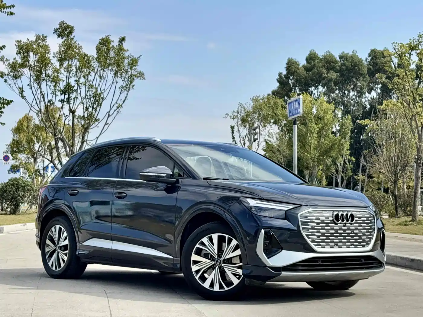 Audi Q4 e-tron 2022 40 e-tron Creation Edition фото 3