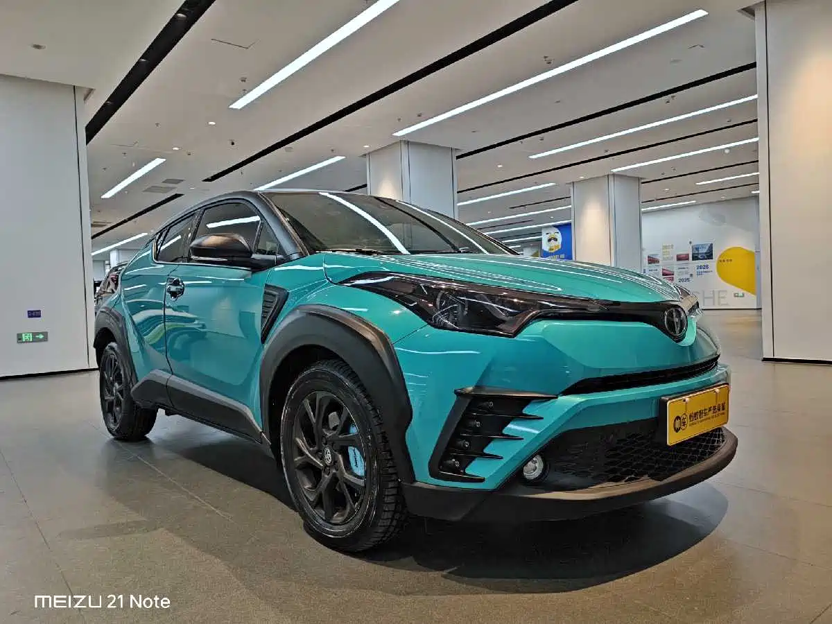 Toyota C-HR 2018 2.0L Leading Edition China VI фото 3