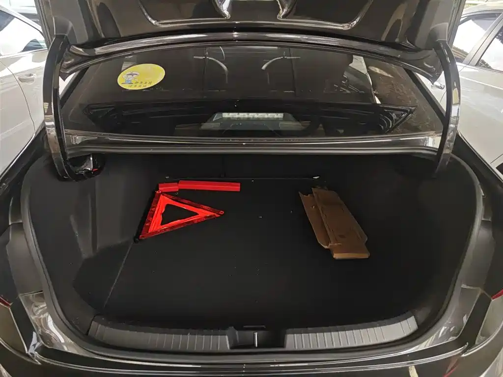 Volkswagen Sagitar 2022 280TSI DSG Soaring Edition фото 19