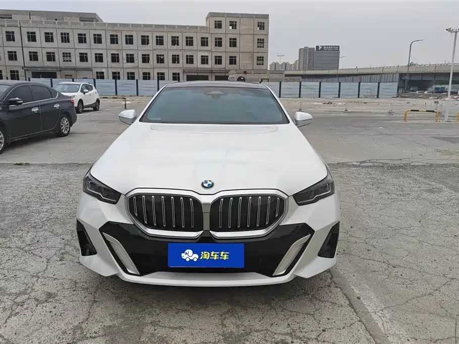 BMW 5 Series 2024 525Li M Sport Package фото 2