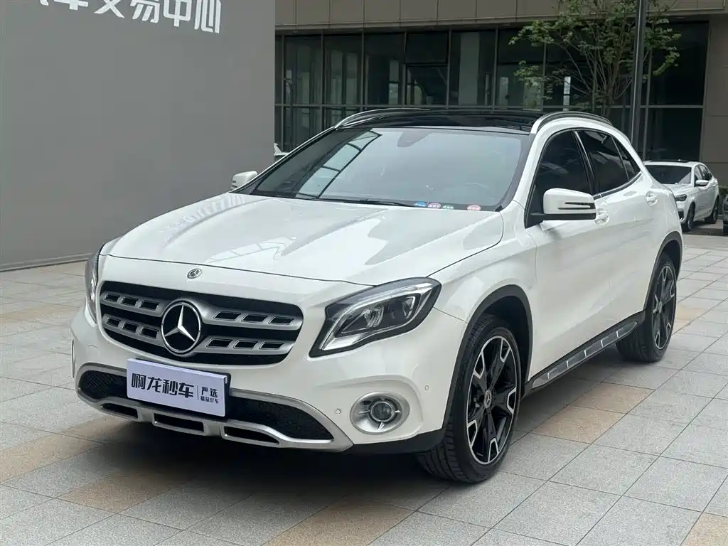Mercedes-Benz GLA 2017 GLA 220 4MATIC Fashion фото 2