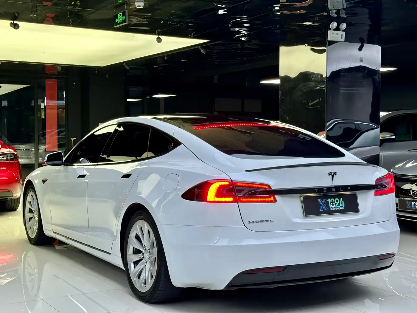 Tesla Model S 2018 2017 Model S 75D Standard Range
