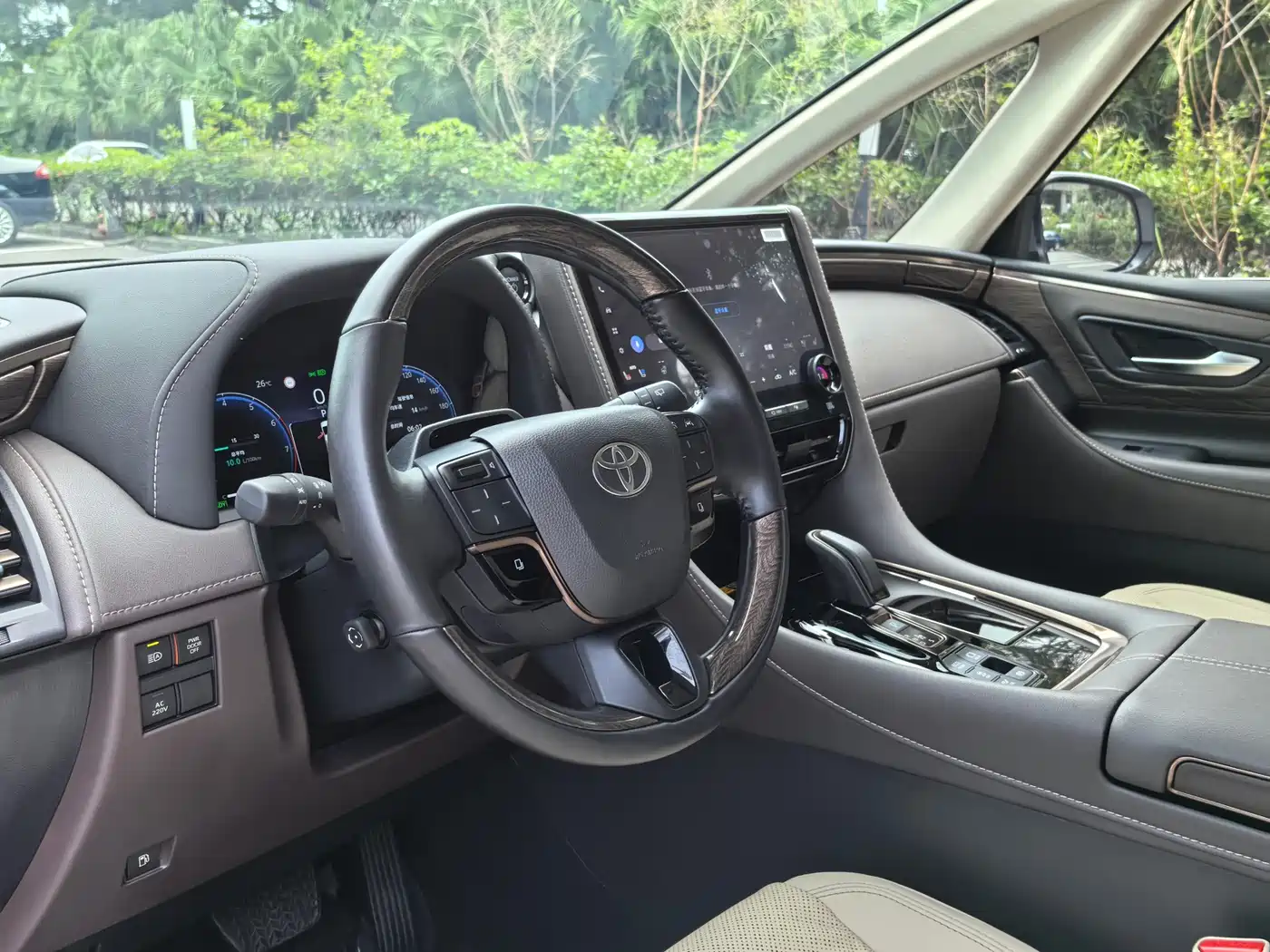 Toyota Alphard 2024 Hybrid 2.5L Ultimate Enjoyment Edition фото 5