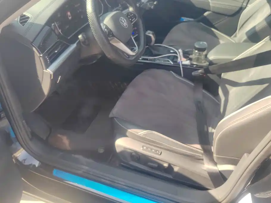 Фото 9 - Volkswagen Passat