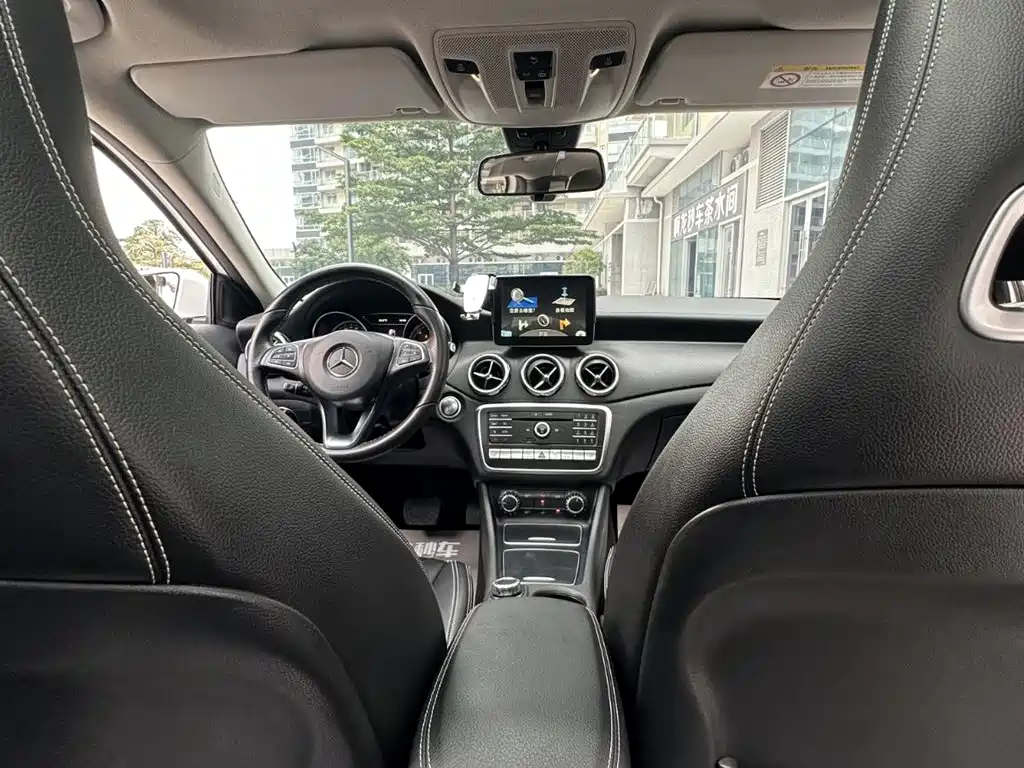 Mercedes-Benz GLA 2017 GLA 220 4MATIC Fashion фото 23