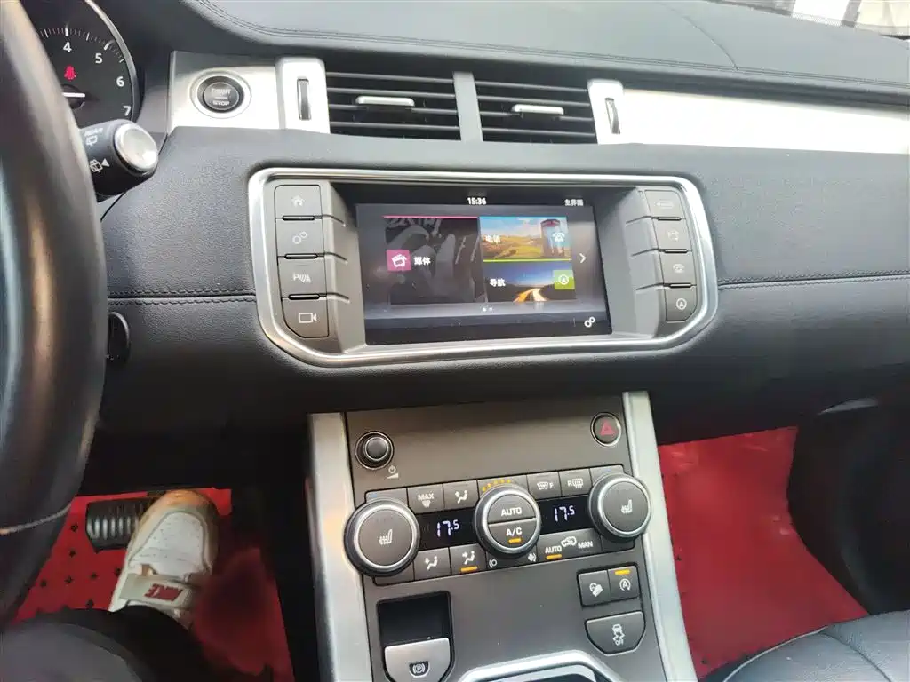 Land Rover Range Rover Evoque 2017 2.0T SE Smart Shine Edition фото 6