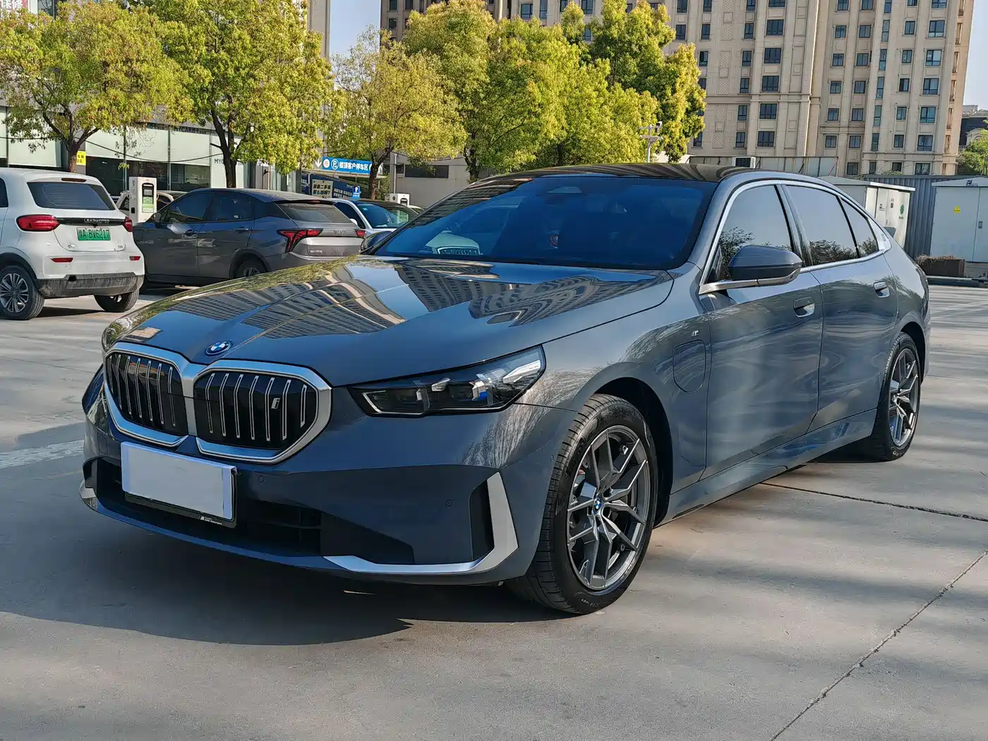 BMW I5
