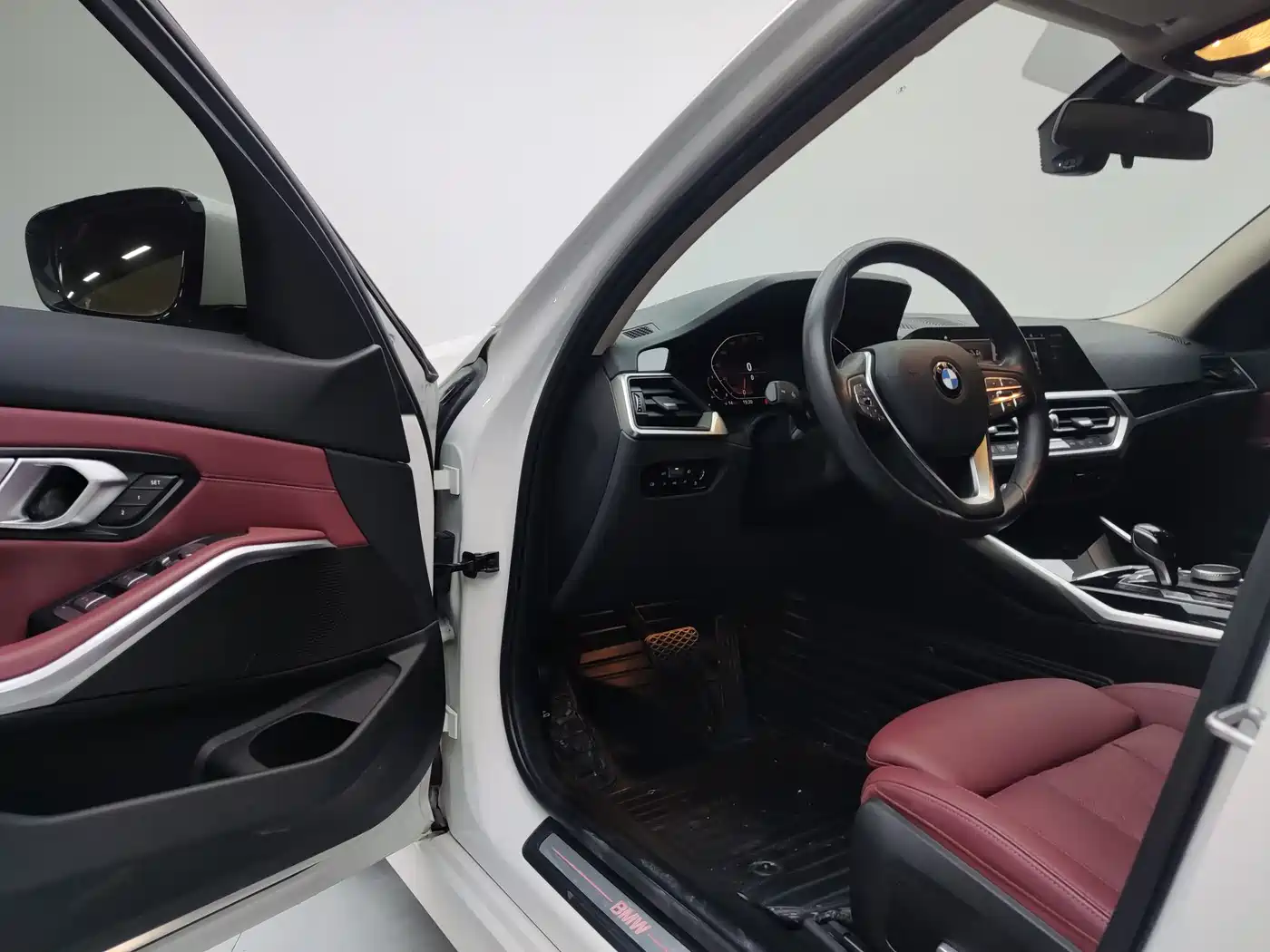 BMW 3 Series 2022 320i Sport Package фото 13