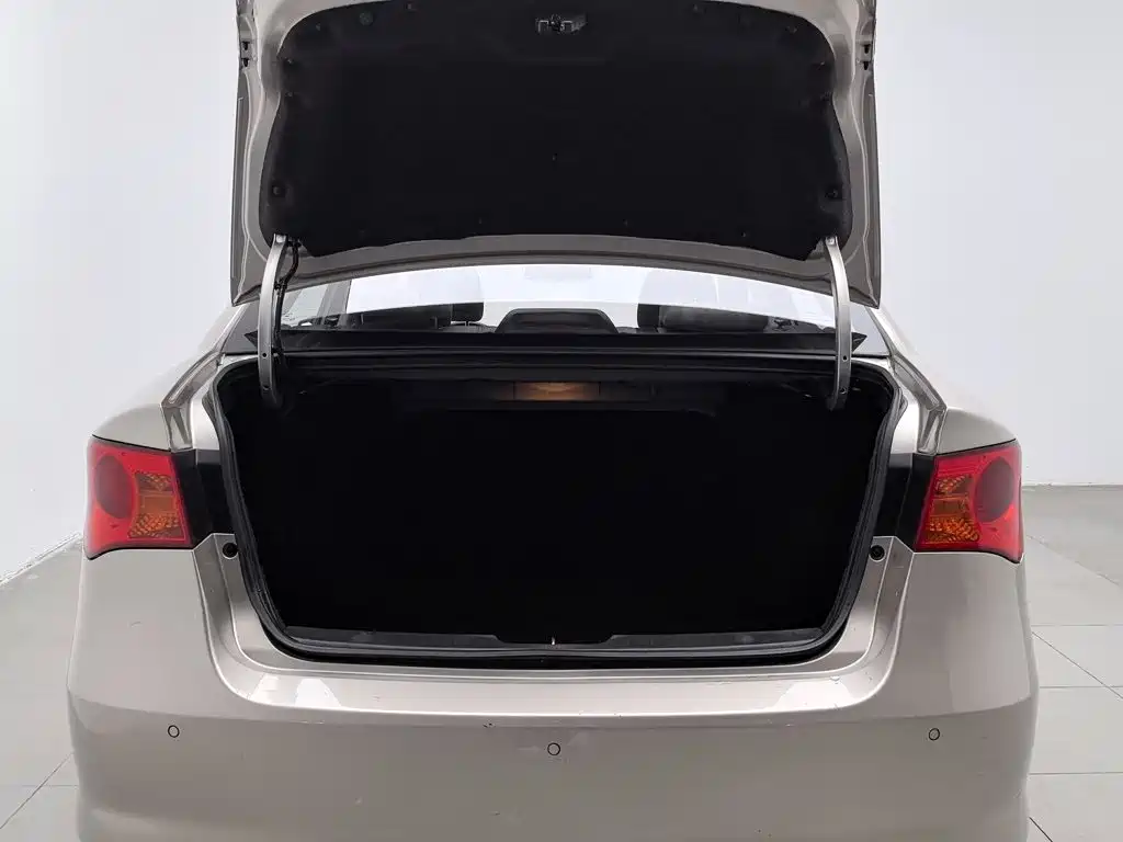 Roewe 350 2018 2015 Model 1.5L Manual Luxury Sunroof Edition