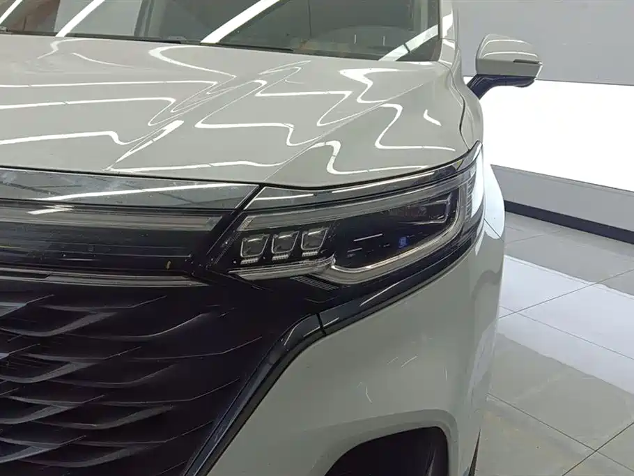 ROEWE IMAX8