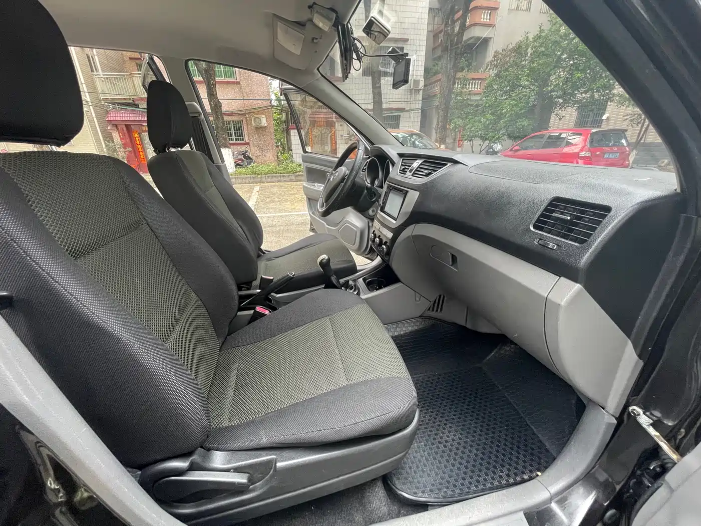 FAW Senya S80 2014 2014 1.5L Manual 7-seater Sport Urban C Edition