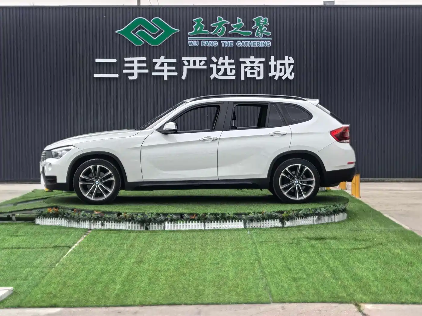 BMW X1 2013 sDrive20i Sport Design Package фото 18