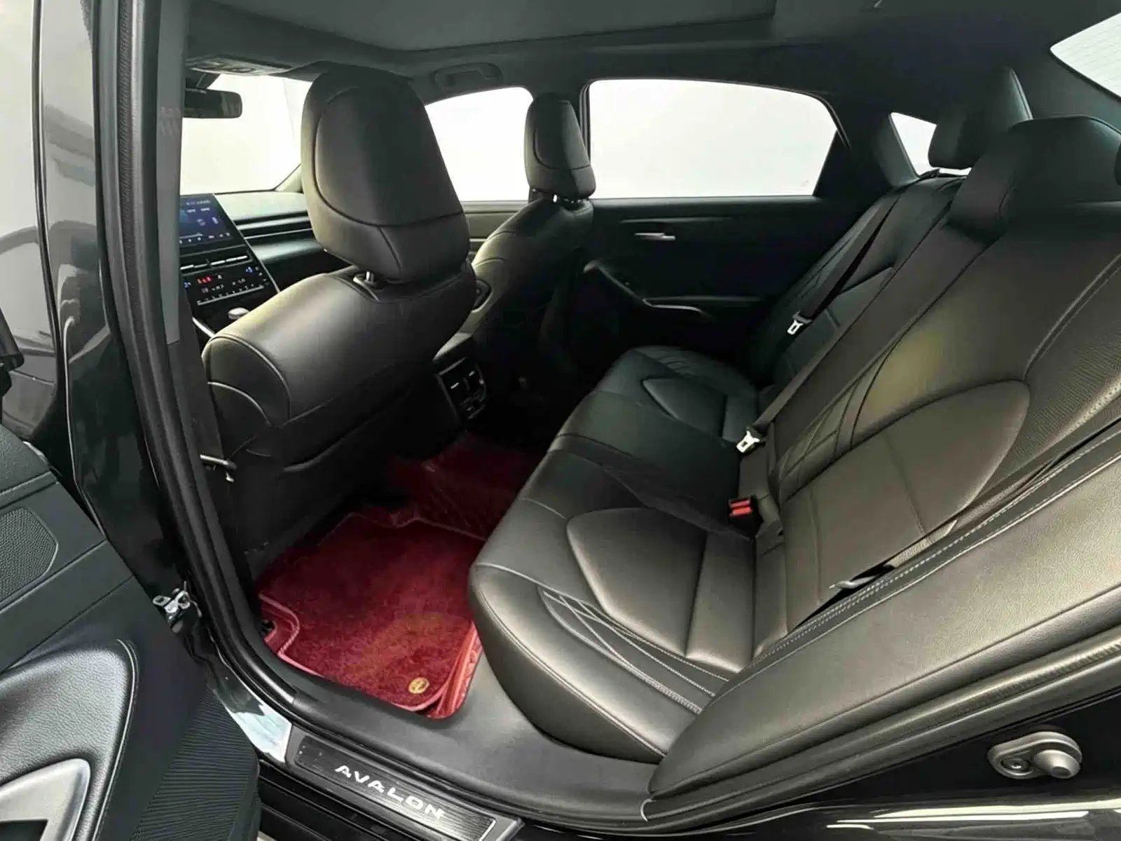 Фото 6 - Toyota Avalon