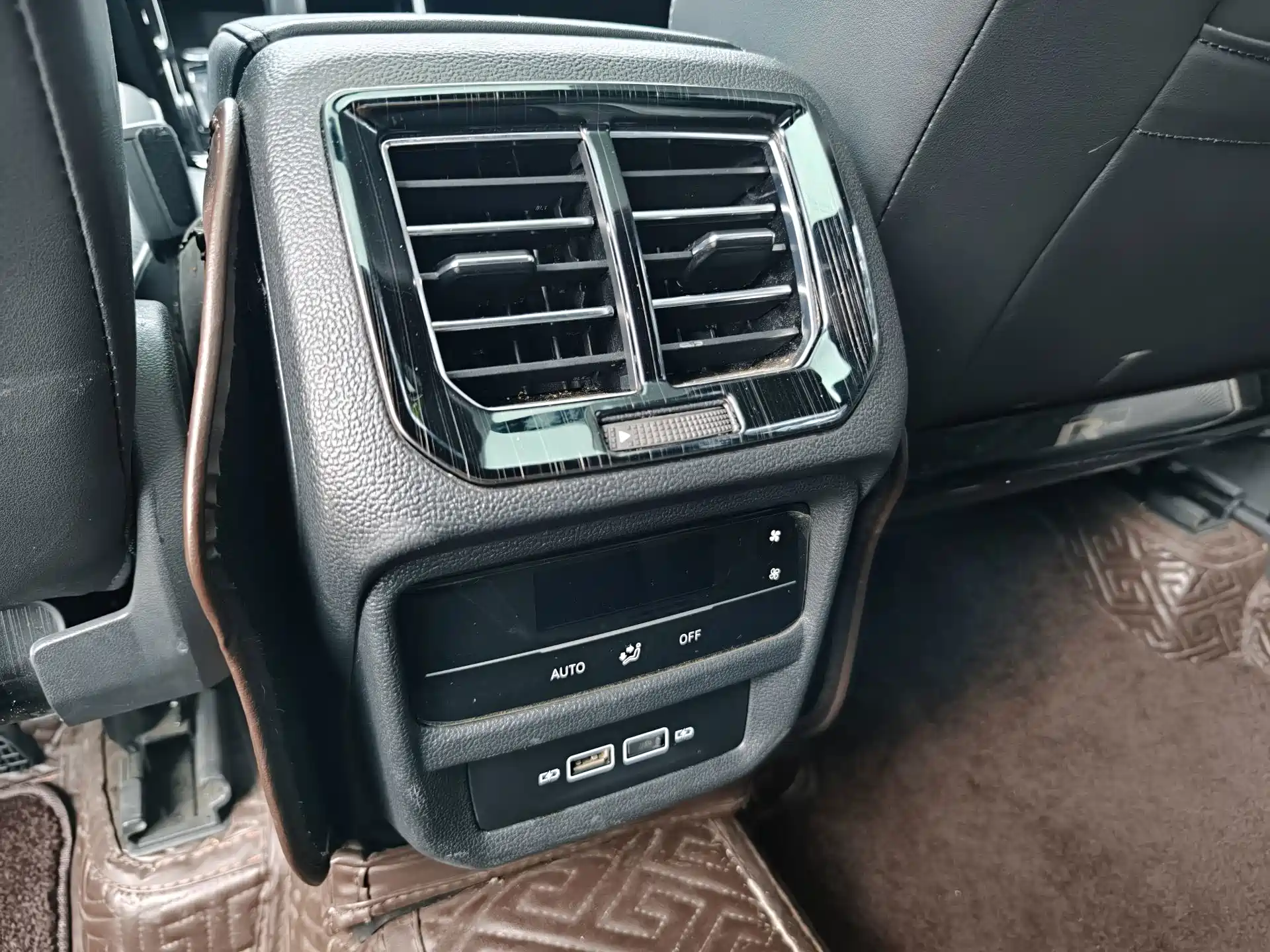 Фото 21 - Volkswagen Tayron X