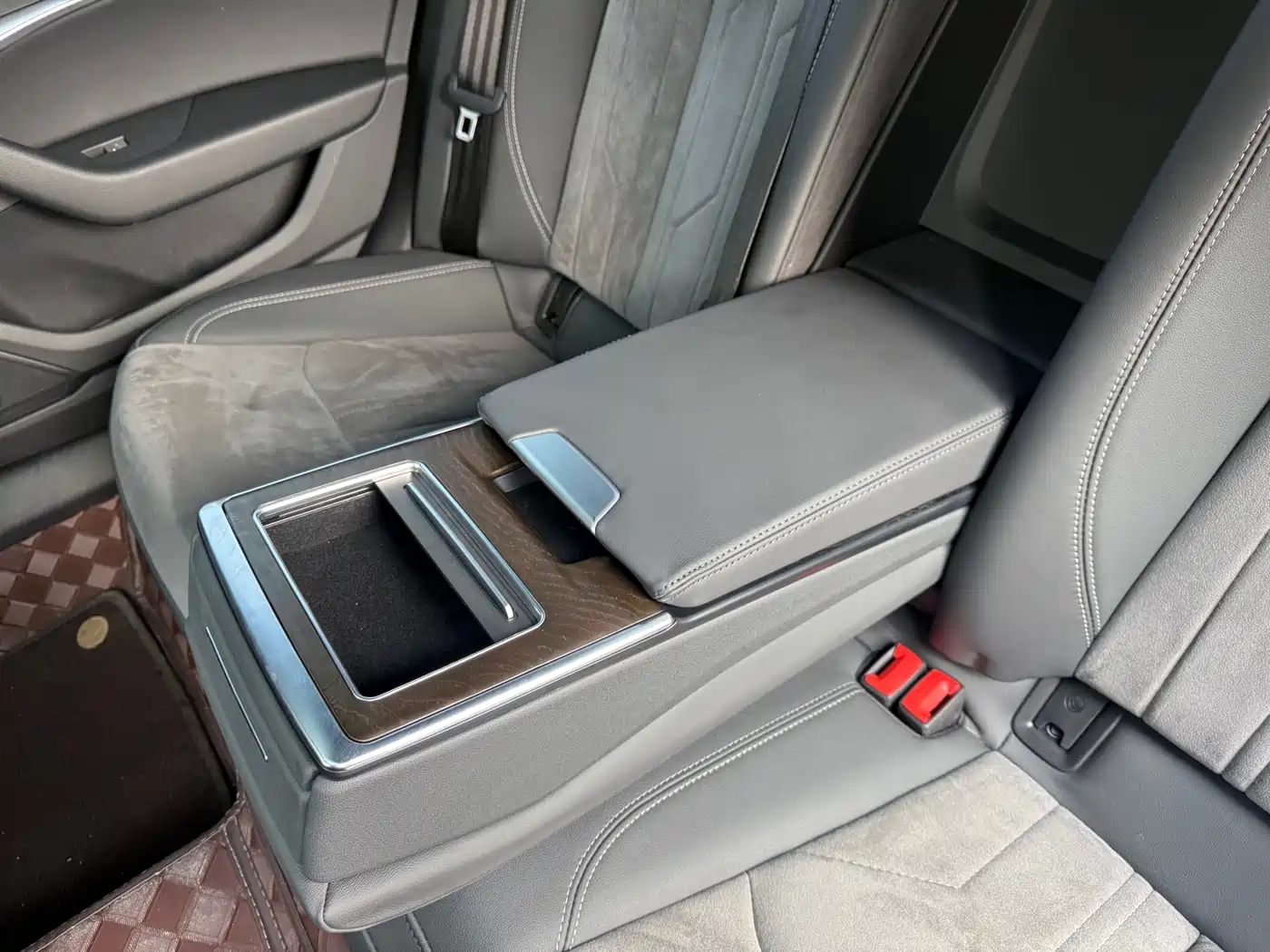 Audi A6L 2023 40 TFSI Luxury Dynamic фото 37