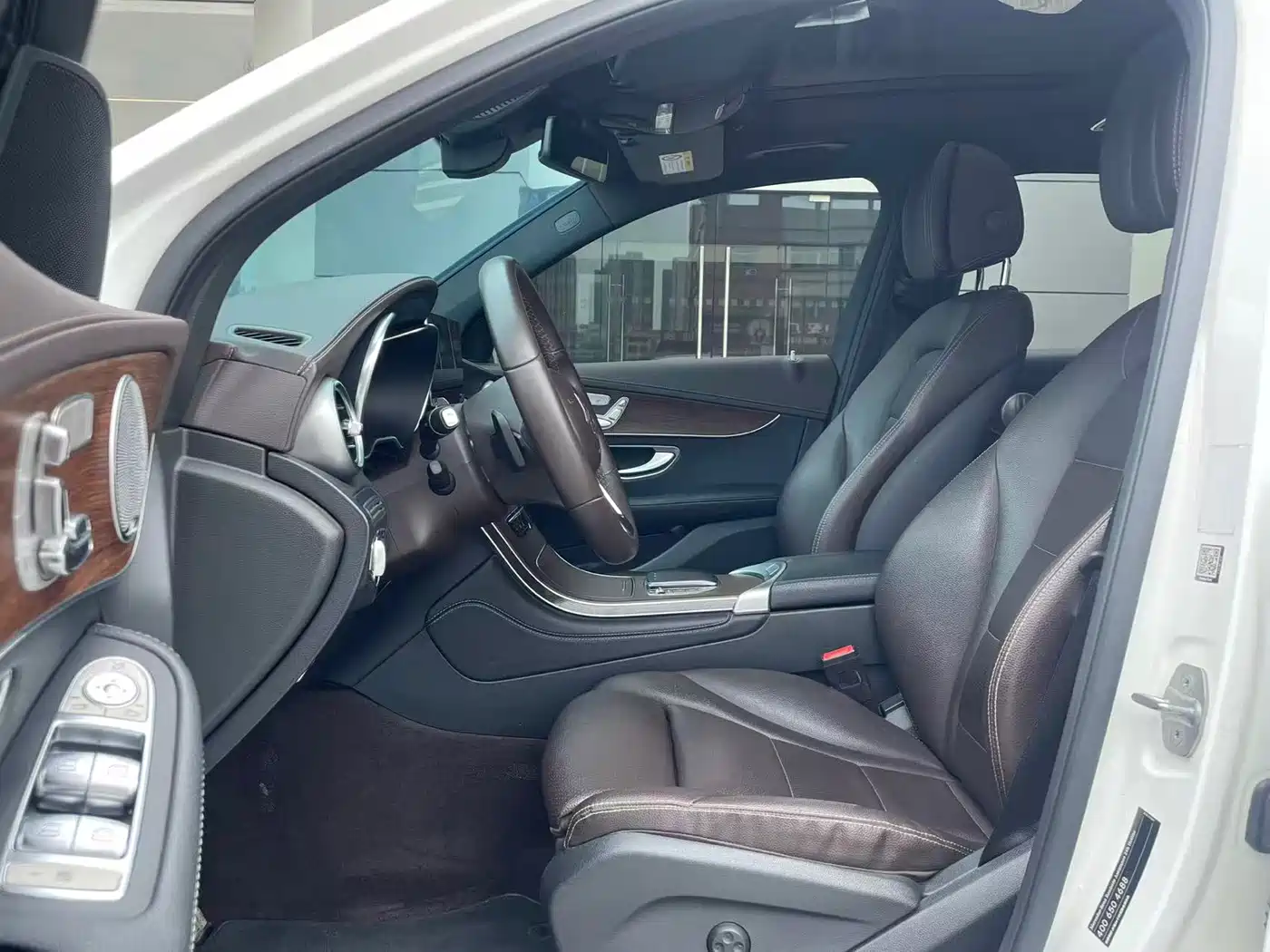 MERCEDES-BENZ GLC
