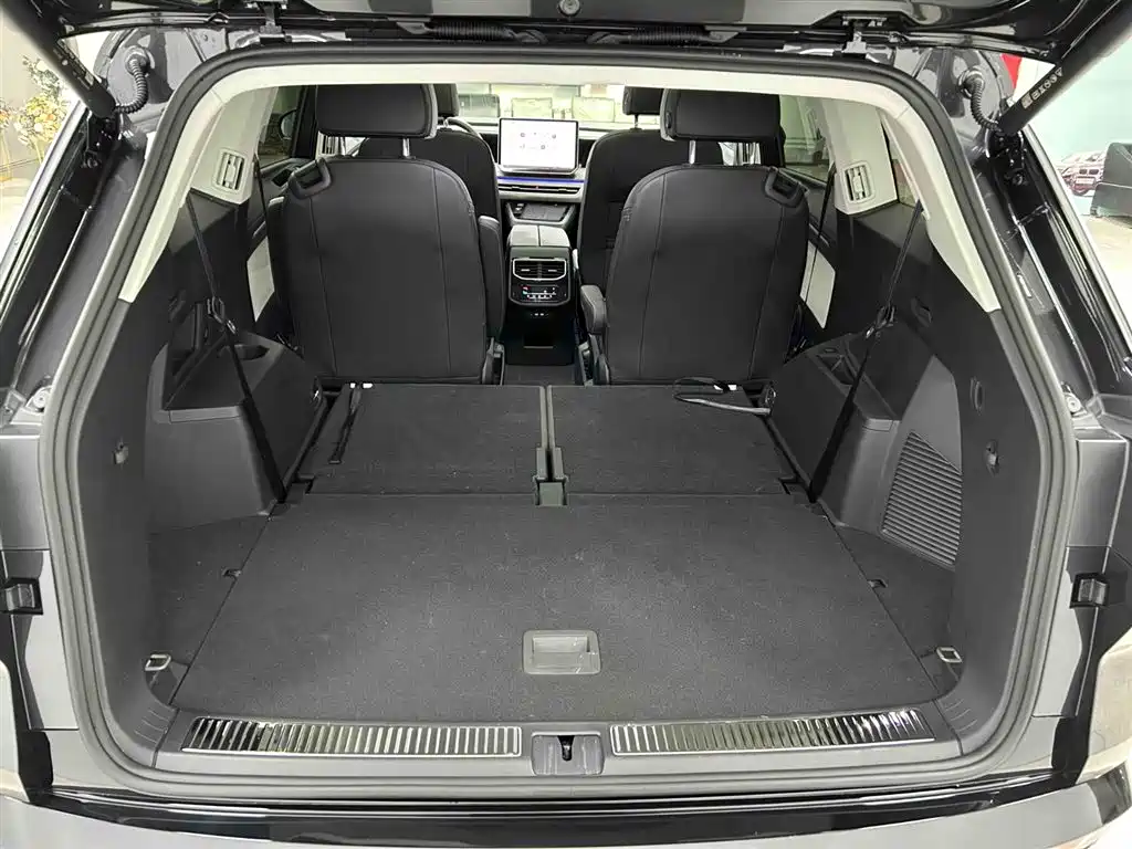 Volkswagen Talagon 2025 450TSI R-Line 6-Seater фото 18