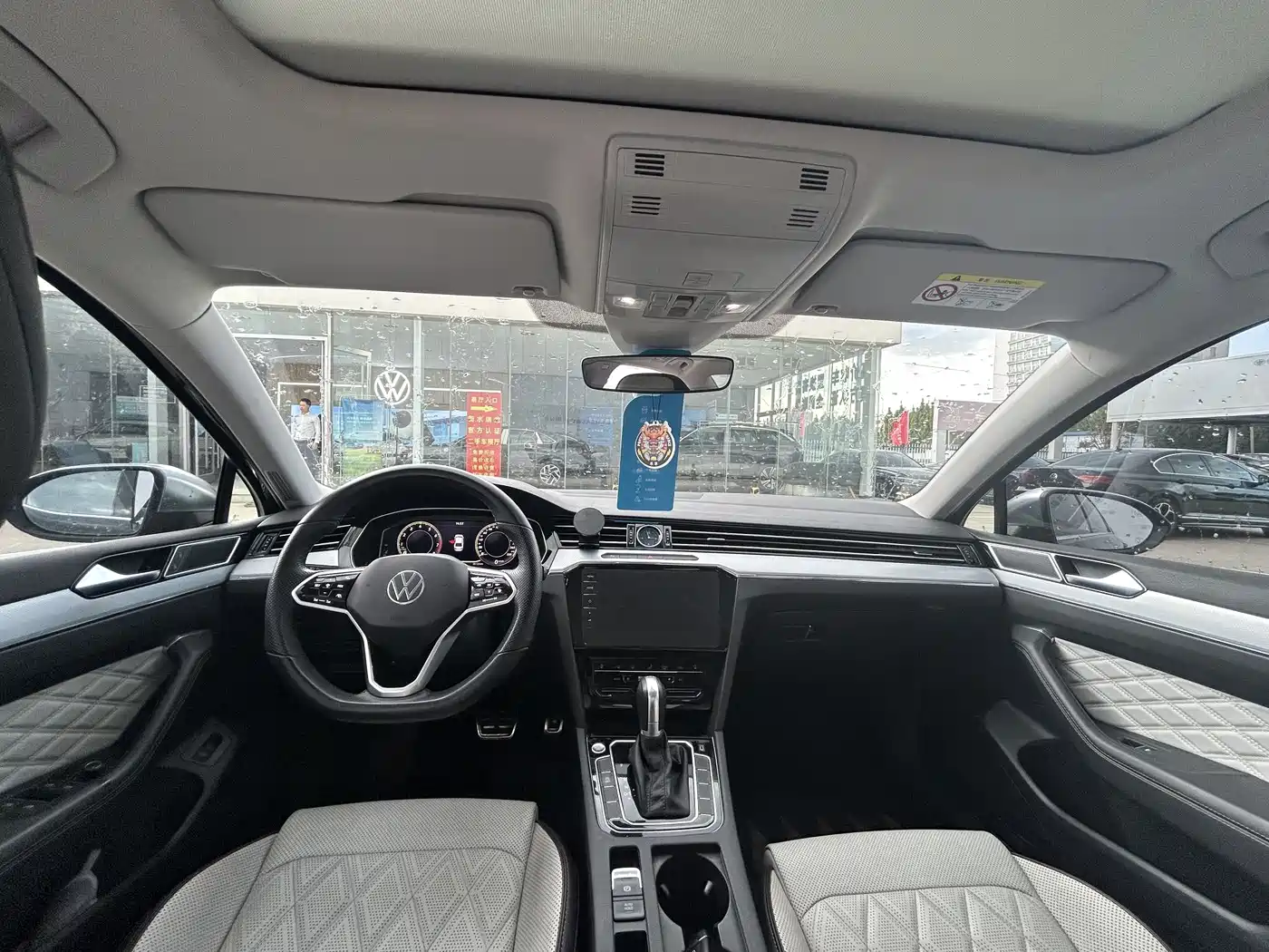 Volkswagen Magotan 2024 2 Million Units Public Sharing Edition 330TSI DSG Luxury фото 6
