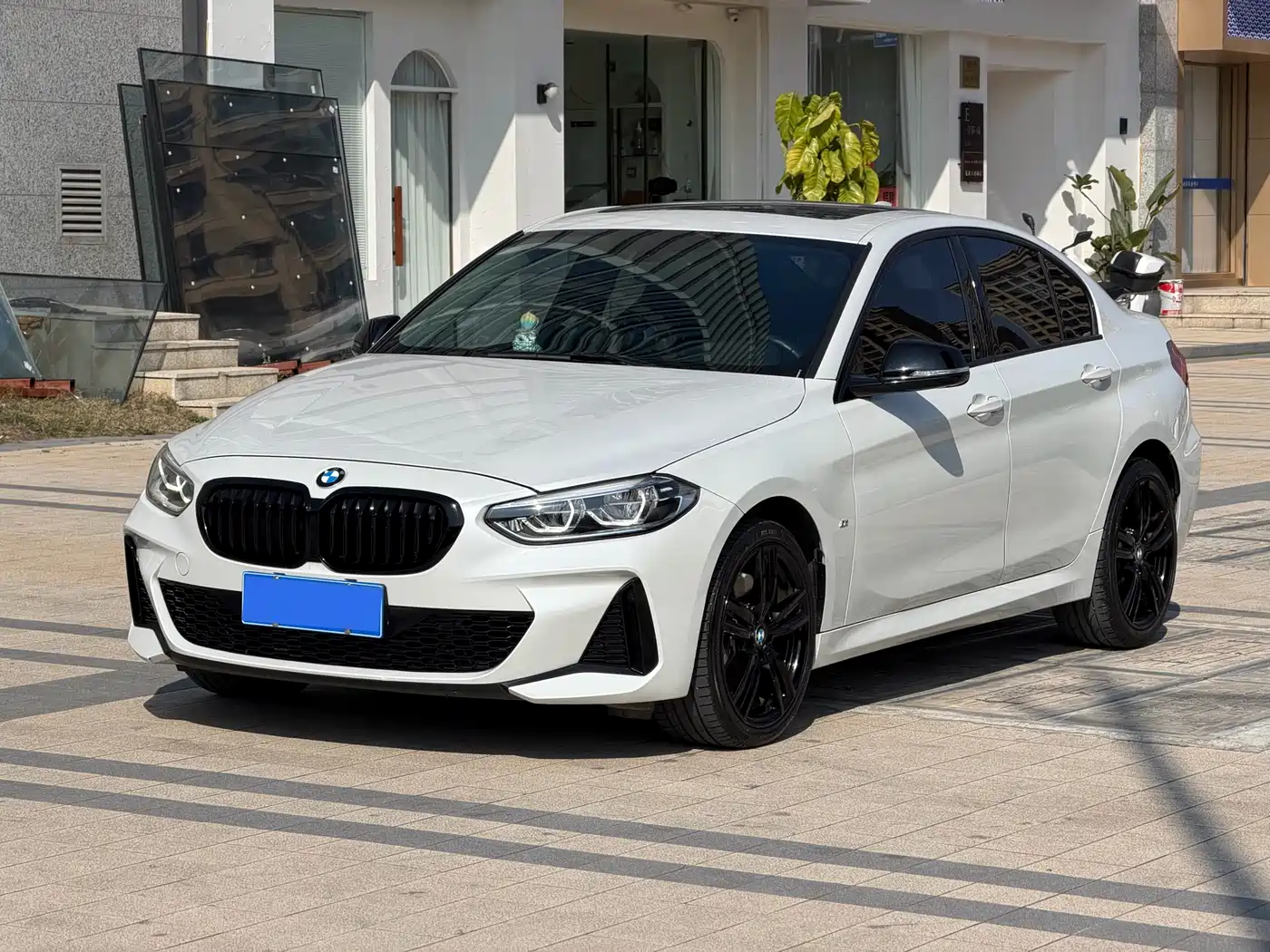 BMW 1 Series 2023 125i M Sport Shadow Edition