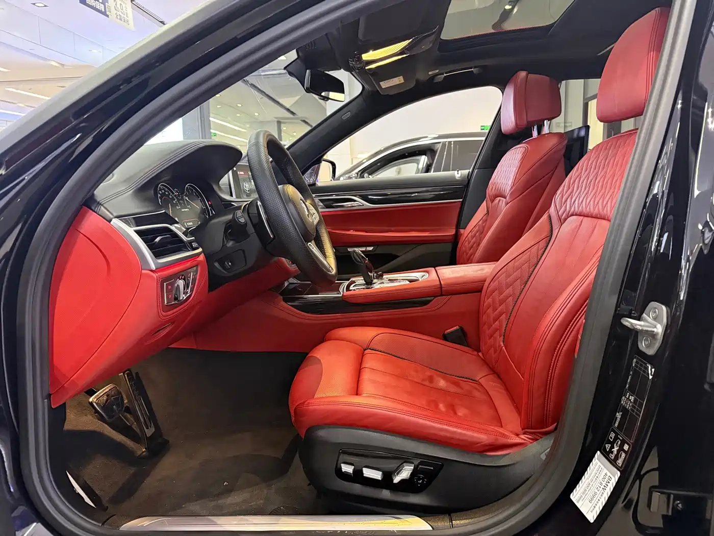 BMW 7 Series 2017 M760Li xDrive Excellence Luxury фото 11