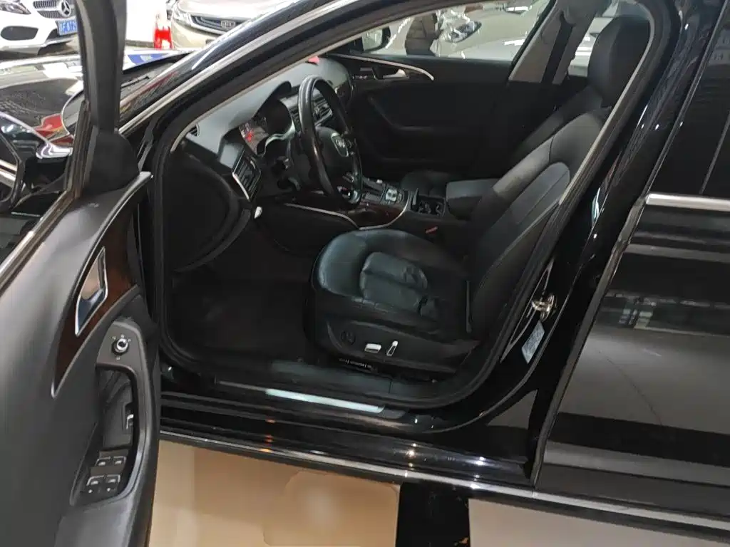 Photo 7 - Audi A6L
