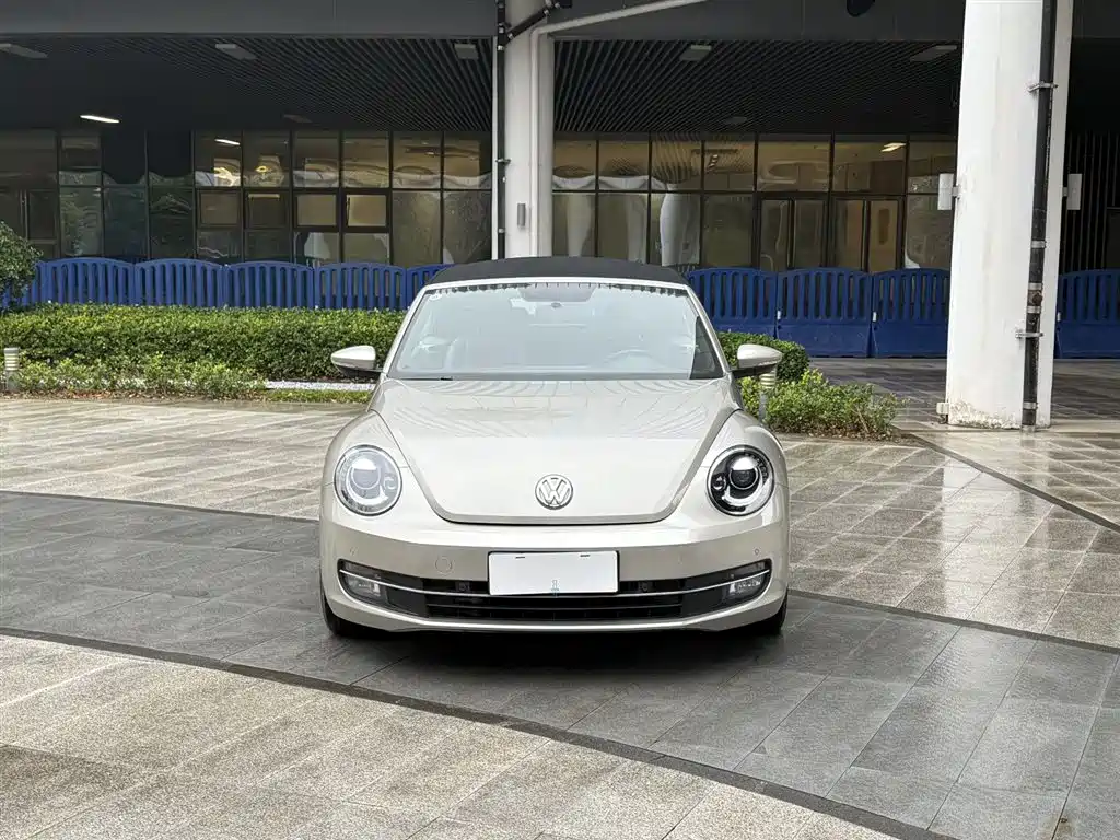 Volkswagen Beetle 2015 180TSI Convertible фото 27