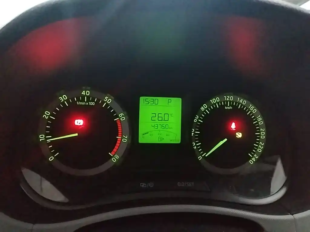 Škoda Fabia 2017 1.4L Auto Car Enjoy Edition фото 12
