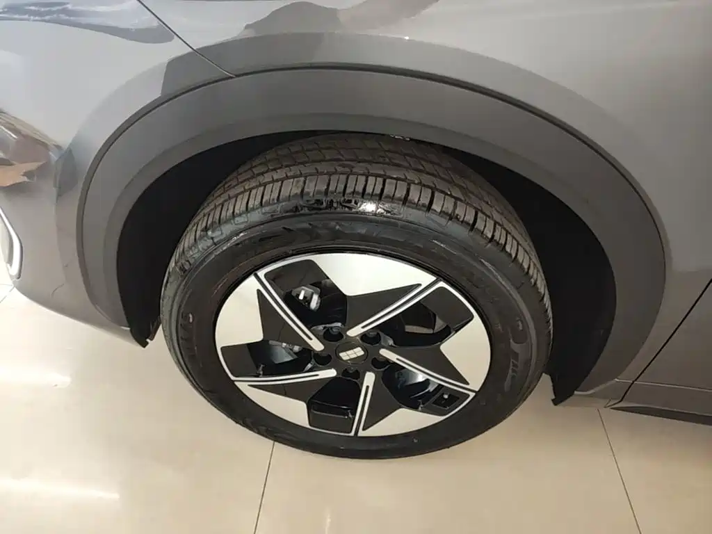 Фото 23 - Geely Galaxy Galaxy E5