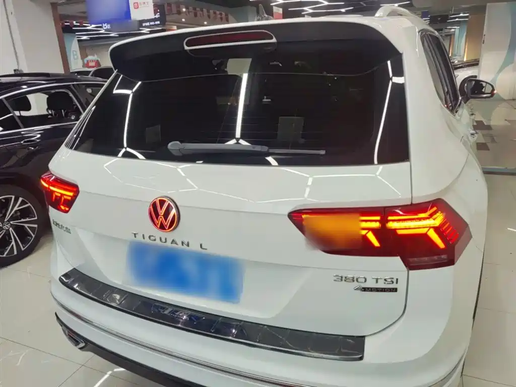 Volkswagen Tiguan L 2022 380TSI Automatic 4WD R-Line Flagship 7-Seater фото 6