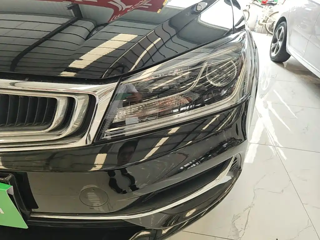 Фото 24 - Geely Emgrand