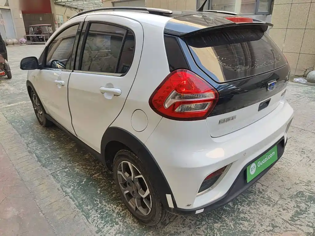 Geely Yuanjing X1 2017 2017 1.3L Auto Fun Edition