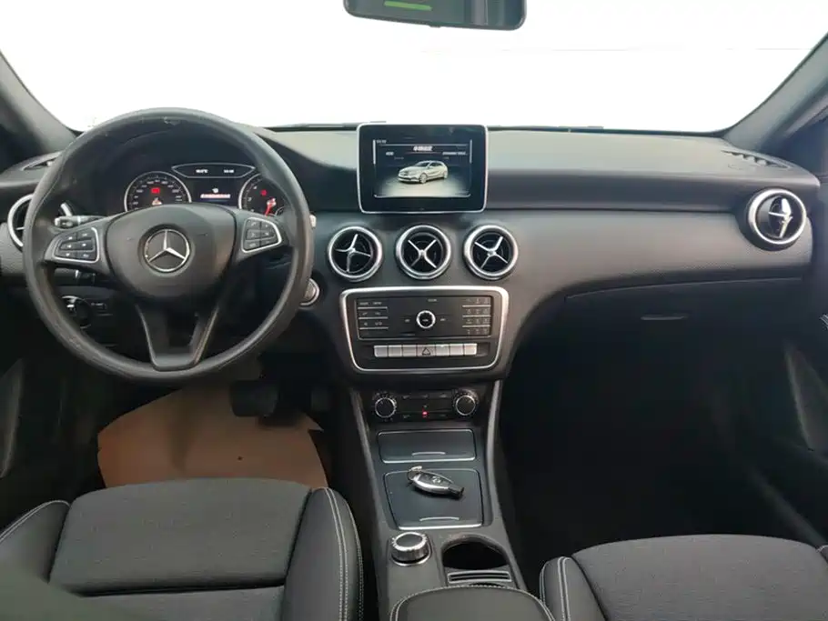 Mercedes-Benz A-Class (Import) 2016 A 180 фото 12