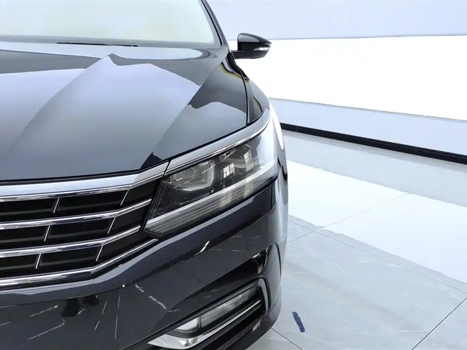 Volkswagen Passat 2017 330TSI DSG Prestige фото 5
