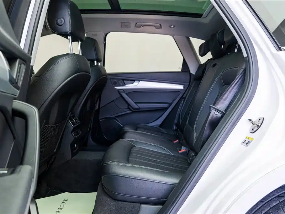 Audi Q5L 2020 Facelift 40 TFSI Honor Fashion фото 12