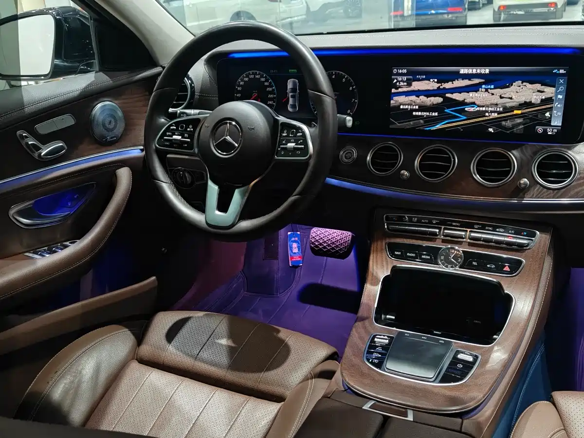 MERCEDES-BENZ E CLASS