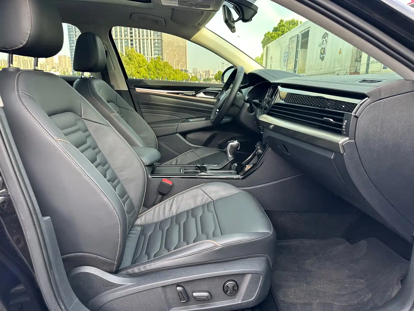 Volkswagen Passat 2019 330TSI Elite Version China VI фото 16